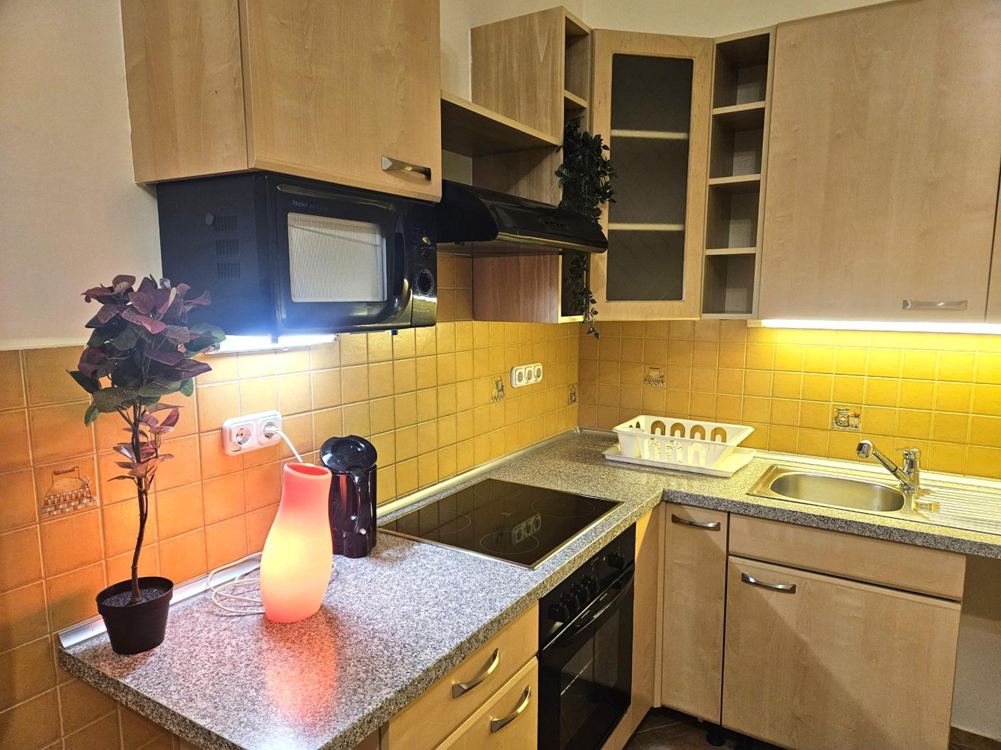 Apartamento Cozy And Near Kalvin Square Budapest