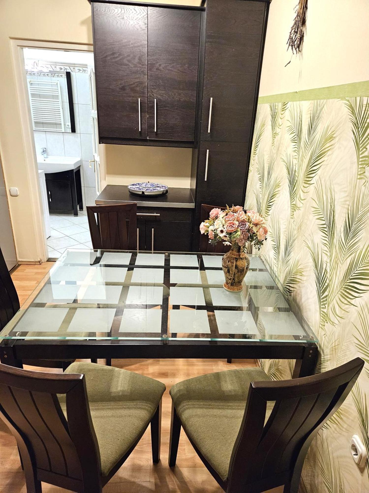 Cozy And Near Kalvin Square Apartamento Budapest