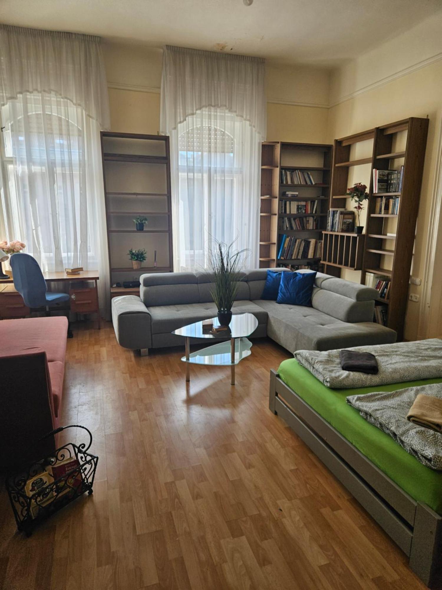 Cozy And Near Kalvin Square Lejlighed *