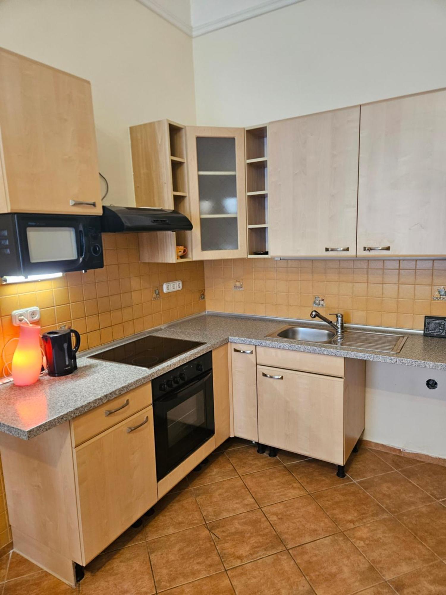 Apartment Cozy And Near Kalvin Square Budapest